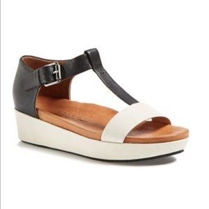 Gentle Souls Janelle Flat Platform Sandal